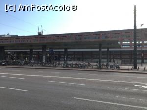[P42] Hotel Sailer - Sunt pe trotuar si acolo in fata este gara » foto by mishu
 - 
<span class="allrVoted glyphicon glyphicon-heart hidden" id="av1002636"></span>
<a class="m-l-10 hidden" id="sv1002636" onclick="voting_Foto_DelVot(,1002636,24207)" role="button">șterge vot <span class="glyphicon glyphicon-remove"></span></a>
<a id="v91002636" class=" c-red"  onclick="voting_Foto_SetVot(1002636)" role="button"><span class="glyphicon glyphicon-heart-empty"></span> <b>LIKE</b> = Votează poza</a> <img class="hidden"  id="f1002636W9" src="/imagini/loader.gif" border="0" /><span class="AjErrMes hidden" id="e1002636ErM"></span>
