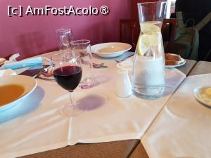 [P15] Quinta do Furão - la masă » foto by nicole33
 - 
<span class="allrVoted glyphicon glyphicon-heart hidden" id="av1414993"></span>
<a class="m-l-10 hidden" id="sv1414993" onclick="voting_Foto_DelVot(,1414993,24227)" role="button">șterge vot <span class="glyphicon glyphicon-remove"></span></a>
<a id="v91414993" class=" c-red"  onclick="voting_Foto_SetVot(1414993)" role="button"><span class="glyphicon glyphicon-heart-empty"></span> <b>LIKE</b> = Votează poza</a> <img class="hidden"  id="f1414993W9" src="/imagini/loader.gif" border="0" /><span class="AjErrMes hidden" id="e1414993ErM"></span>