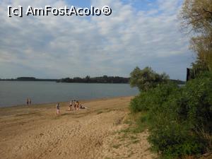 [P14] Calafat - Dunărea la Popas turistic Bașcov.  » foto by iulianic
 - 
<span class="allrVoted glyphicon glyphicon-heart hidden" id="av1091923"></span>
<a class="m-l-10 hidden" id="sv1091923" onclick="voting_Foto_DelVot(,1091923,24233)" role="button">șterge vot <span class="glyphicon glyphicon-remove"></span></a>
<a id="v91091923" class=" c-red"  onclick="voting_Foto_SetVot(1091923)" role="button"><span class="glyphicon glyphicon-heart-empty"></span> <b>LIKE</b> = Votează poza</a> <img class="hidden"  id="f1091923W9" src="/imagini/loader.gif" border="0" /><span class="AjErrMes hidden" id="e1091923ErM"></span>