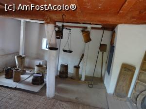 [P11] Magazia din casa mare - Gospodăria țărănească din Enisala.  » foto by tata123 🔱
 - 
<span class="allrVoted glyphicon glyphicon-heart hidden" id="av1007599"></span>
<a class="m-l-10 hidden" id="sv1007599" onclick="voting_Foto_DelVot(,1007599,24302)" role="button">șterge vot <span class="glyphicon glyphicon-remove"></span></a>
<a id="v91007599" class=" c-red"  onclick="voting_Foto_SetVot(1007599)" role="button"><span class="glyphicon glyphicon-heart-empty"></span> <b>LIKE</b> = Votează poza</a> <img class="hidden"  id="f1007599W9" src="/imagini/loader.gif" border="0" /><span class="AjErrMes hidden" id="e1007599ErM"></span>