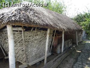 [P18] Hambar și magazie - Gospodăria țărănească din Enisala.  » foto by tata123 🔱
 - 
<span class="allrVoted glyphicon glyphicon-heart hidden" id="av1007606"></span>
<a class="m-l-10 hidden" id="sv1007606" onclick="voting_Foto_DelVot(,1007606,24302)" role="button">șterge vot <span class="glyphicon glyphicon-remove"></span></a>
<a id="v91007606" class=" c-red"  onclick="voting_Foto_SetVot(1007606)" role="button"><span class="glyphicon glyphicon-heart-empty"></span> <b>LIKE</b> = Votează poza</a> <img class="hidden"  id="f1007606W9" src="/imagini/loader.gif" border="0" /><span class="AjErrMes hidden" id="e1007606ErM"></span>