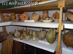 [P21] Obiecte din ceramică - Gospodăria țărănească din Enisala.  » foto by tata123 🔱
 - 
<span class="allrVoted glyphicon glyphicon-heart hidden" id="av1007609"></span>
<a class="m-l-10 hidden" id="sv1007609" onclick="voting_Foto_DelVot(,1007609,24302)" role="button">șterge vot <span class="glyphicon glyphicon-remove"></span></a>
<a id="v91007609" class=" c-red"  onclick="voting_Foto_SetVot(1007609)" role="button"><span class="glyphicon glyphicon-heart-empty"></span> <b>LIKE</b> = Votează poza</a> <img class="hidden"  id="f1007609W9" src="/imagini/loader.gif" border="0" /><span class="AjErrMes hidden" id="e1007609ErM"></span>