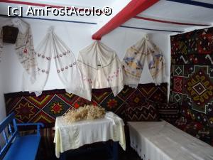 [P07] Casa „frumoasă” (camera de curat) - Gospodăria țărănească din Enisala.  » foto by tata123 🔱
 - 
<span class="allrVoted glyphicon glyphicon-heart hidden" id="av1007586"></span>
<a class="m-l-10 hidden" id="sv1007586" onclick="voting_Foto_DelVot(,1007586,24302)" role="button">șterge vot <span class="glyphicon glyphicon-remove"></span></a>
<a id="v91007586" class=" c-red"  onclick="voting_Foto_SetVot(1007586)" role="button"><span class="glyphicon glyphicon-heart-empty"></span> <b>LIKE</b> = Votează poza</a> <img class="hidden"  id="f1007586W9" src="/imagini/loader.gif" border="0" /><span class="AjErrMes hidden" id="e1007586ErM"></span>