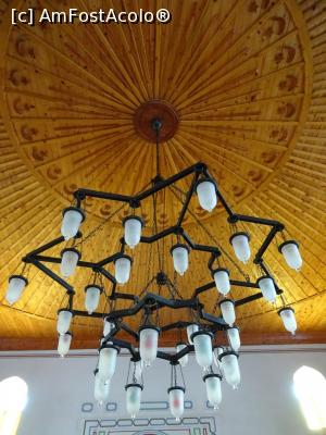 [P08] Candelabru și rozeta de lemn de pe tavan - Geamia Ali-Gazi din Babadag.  » foto by tata123 🔱
 - 
<span class="allrVoted glyphicon glyphicon-heart hidden" id="av1010075"></span>
<a class="m-l-10 hidden" id="sv1010075" onclick="voting_Foto_DelVot(,1010075,24302)" role="button">șterge vot <span class="glyphicon glyphicon-remove"></span></a>
<a id="v91010075" class=" c-red"  onclick="voting_Foto_SetVot(1010075)" role="button"><span class="glyphicon glyphicon-heart-empty"></span> <b>LIKE</b> = Votează poza</a> <img class="hidden"  id="f1010075W9" src="/imagini/loader.gif" border="0" /><span class="AjErrMes hidden" id="e1010075ErM"></span>
