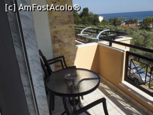 [P17] În balcon, masa şi scaunele » foto by irinad
 - 
<span class="allrVoted glyphicon glyphicon-heart hidden" id="av1019411"></span>
<a class="m-l-10 hidden" id="sv1019411" onclick="voting_Foto_DelVot(,1019411,24449)" role="button">șterge vot <span class="glyphicon glyphicon-remove"></span></a>
<a id="v91019411" class=" c-red"  onclick="voting_Foto_SetVot(1019411)" role="button"><span class="glyphicon glyphicon-heart-empty"></span> <b>LIKE</b> = Votează poza</a> <img class="hidden"  id="f1019411W9" src="/imagini/loader.gif" border="0" /><span class="AjErrMes hidden" id="e1019411ErM"></span>