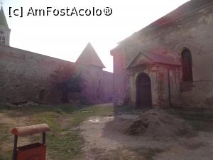 [P02] Partea stanga a intrari in Cetate » foto by fanespoitorul
 - 
<span class="allrVoted glyphicon glyphicon-heart hidden" id="av1021684"></span>
<a class="m-l-10 hidden" id="sv1021684" onclick="voting_Foto_DelVot(,1021684,24475)" role="button">șterge vot <span class="glyphicon glyphicon-remove"></span></a>
<a id="v91021684" class=" c-red"  onclick="voting_Foto_SetVot(1021684)" role="button"><span class="glyphicon glyphicon-heart-empty"></span> <b>LIKE</b> = Votează poza</a> <img class="hidden"  id="f1021684W9" src="/imagini/loader.gif" border="0" /><span class="AjErrMes hidden" id="e1021684ErM"></span>