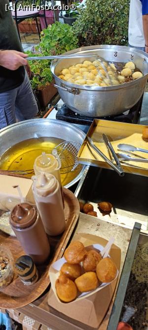 [P28] Elpida's Pastry Shop - gogoșele delicioase în Neos Marmaras. » foto by tata123 🔱
 - 
<span class="allrVoted glyphicon glyphicon-heart hidden" id="av1492506"></span>
<a class="m-l-10 hidden" id="sv1492506" onclick="voting_Foto_DelVot(,1492506,24481)" role="button">șterge vot <span class="glyphicon glyphicon-remove"></span></a>
<a id="v91492506" class=" c-red"  onclick="voting_Foto_SetVot(1492506)" role="button"><span class="glyphicon glyphicon-heart-empty"></span> <b>LIKE</b> = Votează poza</a> <img class="hidden"  id="f1492506W9" src="/imagini/loader.gif" border="0" /><span class="AjErrMes hidden" id="e1492506ErM"></span>