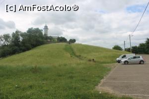 [P24] Colina Dealul lui Bulai, În plan îndepărtat Turla Bisericii, mica parcare și locul de unde credincioșii urcă dealul în genunchi » foto by mprofeanu
 - 
<span class="allrVoted glyphicon glyphicon-heart hidden" id="av1312308"></span>
<a class="m-l-10 hidden" id="sv1312308" onclick="voting_Foto_DelVot(,1312308,24488)" role="button">șterge vot <span class="glyphicon glyphicon-remove"></span></a>
<a id="v91312308" class=" c-red"  onclick="voting_Foto_SetVot(1312308)" role="button"><span class="glyphicon glyphicon-heart-empty"></span> <b>LIKE</b> = Votează poza</a> <img class="hidden"  id="f1312308W9" src="/imagini/loader.gif" border="0" /><span class="AjErrMes hidden" id="e1312308ErM"></span>