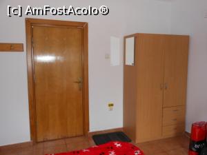 [P07] Bușteni - Casa Zura. Camera 3, intrarea și o parte din mobilier.  » foto by iulianic
 - 
<span class="allrVoted glyphicon glyphicon-heart hidden" id="av1029747"></span>
<a class="m-l-10 hidden" id="sv1029747" onclick="voting_Foto_DelVot(,1029747,24570)" role="button">șterge vot <span class="glyphicon glyphicon-remove"></span></a>
<a id="v91029747" class=" c-red"  onclick="voting_Foto_SetVot(1029747)" role="button"><span class="glyphicon glyphicon-heart-empty"></span> <b>LIKE</b> = Votează poza</a> <img class="hidden"  id="f1029747W9" src="/imagini/loader.gif" border="0" /><span class="AjErrMes hidden" id="e1029747ErM"></span>