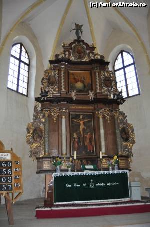 [P13] Altarul principal din biserica-fortificată.  » foto by tata123 🔱
 - 
<span class="allrVoted glyphicon glyphicon-heart hidden" id="av675116"></span>
<a class="m-l-10 hidden" id="sv675116" onclick="voting_Foto_DelVot(,675116,24645)" role="button">șterge vot <span class="glyphicon glyphicon-remove"></span></a>
<a id="v9675116" class=" c-red"  onclick="voting_Foto_SetVot(675116)" role="button"><span class="glyphicon glyphicon-heart-empty"></span> <b>LIKE</b> = Votează poza</a> <img class="hidden"  id="f675116W9" src="/imagini/loader.gif" border="0" /><span class="AjErrMes hidden" id="e675116ErM"></span>