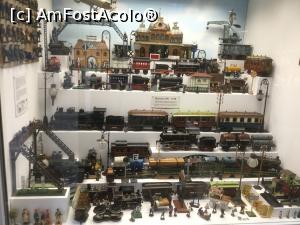 [P40] Muzeul jucariilor » foto by mishu
 - 
<span class="allrVoted glyphicon glyphicon-heart hidden" id="av1029810"></span>
<a class="m-l-10 hidden" id="sv1029810" onclick="voting_Foto_DelVot(,1029810,24660)" role="button">șterge vot <span class="glyphicon glyphicon-remove"></span></a>
<a id="v91029810" class=" c-red"  onclick="voting_Foto_SetVot(1029810)" role="button"><span class="glyphicon glyphicon-heart-empty"></span> <b>LIKE</b> = Votează poza</a> <img class="hidden"  id="f1029810W9" src="/imagini/loader.gif" border="0" /><span class="AjErrMes hidden" id="e1029810ErM"></span>