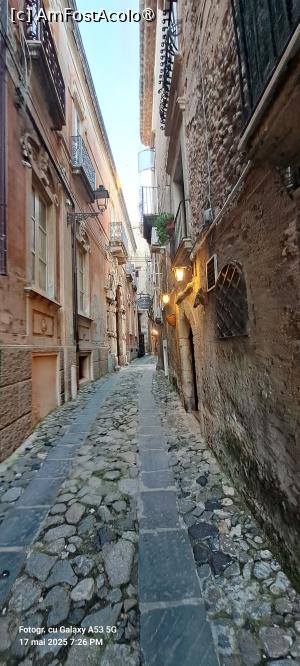 [P71] Străduță din centrul vechi al Tropeei » foto by irinad
 - 
<span class="allrVoted glyphicon glyphicon-heart hidden" id="av1523159"></span>
<a class="m-l-10 hidden" id="sv1523159" onclick="voting_Foto_DelVot(,1523159,24664)" role="button">șterge vot <span class="glyphicon glyphicon-remove"></span></a>
<a id="v91523159" class=" c-red"  onclick="voting_Foto_SetVot(1523159)" role="button"><span class="glyphicon glyphicon-heart-empty"></span> <b>LIKE</b> = Votează poza</a> <img class="hidden"  id="f1523159W9" src="/imagini/loader.gif" border="0" /><span class="AjErrMes hidden" id="e1523159ErM"></span>