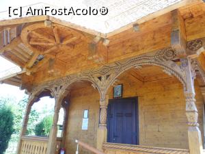 [P09] Mănăstirea Coslogeni - Biserica de lemn. Decorațiunile pridvorului.  » foto by iulianic
 - 
<span class="allrVoted glyphicon glyphicon-heart hidden" id="av997199"></span>
<a class="m-l-10 hidden" id="sv997199" onclick="voting_Foto_DelVot(,997199,24699)" role="button">șterge vot <span class="glyphicon glyphicon-remove"></span></a>
<a id="v9997199" class=" c-red"  onclick="voting_Foto_SetVot(997199)" role="button"><span class="glyphicon glyphicon-heart-empty"></span> <b>LIKE</b> = Votează poza</a> <img class="hidden"  id="f997199W9" src="/imagini/loader.gif" border="0" /><span class="AjErrMes hidden" id="e997199ErM"></span>