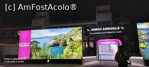 [P40] În aeroport, urări de bun-venit în Calabria » foto by irinad
 - 
<span class="allrVoted glyphicon glyphicon-heart hidden" id="av1522268"></span>
<a class="m-l-10 hidden" id="sv1522268" onclick="voting_Foto_DelVot(,1522268,24710)" role="button">șterge vot <span class="glyphicon glyphicon-remove"></span></a>
<a id="v91522268" class=" c-red"  onclick="voting_Foto_SetVot(1522268)" role="button"><span class="glyphicon glyphicon-heart-empty"></span> <b>LIKE</b> = Votează poza</a> <img class="hidden"  id="f1522268W9" src="/imagini/loader.gif" border="0" /><span class="AjErrMes hidden" id="e1522268ErM"></span>