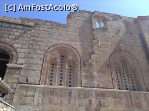 [P07] Mănăstirea Dafni - detalii latura sudică: ferestrele cu zidărie tip cloisonné » foto by Carmen Ion
 - 
<span class="allrVoted glyphicon glyphicon-heart hidden" id="av1044343"></span>
<a class="m-l-10 hidden" id="sv1044343" onclick="voting_Foto_DelVot(,1044343,24727)" role="button">șterge vot <span class="glyphicon glyphicon-remove"></span></a>
<a id="v91044343" class=" c-red"  onclick="voting_Foto_SetVot(1044343)" role="button"><span class="glyphicon glyphicon-heart-empty"></span> <b>LIKE</b> = Votează poza</a> <img class="hidden"  id="f1044343W9" src="/imagini/loader.gif" border="0" /><span class="AjErrMes hidden" id="e1044343ErM"></span>