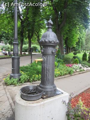 [P22] Centru: Cişmea în parc » foto by Michi
 - 
<span class="allrVoted glyphicon glyphicon-heart hidden" id="av1331624"></span>
<a class="m-l-10 hidden" id="sv1331624" onclick="voting_Foto_DelVot(,1331624,24741)" role="button">șterge vot <span class="glyphicon glyphicon-remove"></span></a>
<a id="v91331624" class=" c-red"  onclick="voting_Foto_SetVot(1331624)" role="button"><span class="glyphicon glyphicon-heart-empty"></span> <b>LIKE</b> = Votează poza</a> <img class="hidden"  id="f1331624W9" src="/imagini/loader.gif" border="0" /><span class="AjErrMes hidden" id="e1331624ErM"></span>