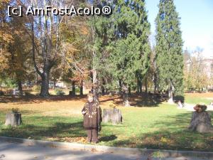 [P03] Cu câţiva ani în urmă, în parcul D. Ghika în octombrie » foto by Michi
 - 
<span class="allrVoted glyphicon glyphicon-heart hidden" id="av1331605"></span>
<a class="m-l-10 hidden" id="sv1331605" onclick="voting_Foto_DelVot(,1331605,24741)" role="button">șterge vot <span class="glyphicon glyphicon-remove"></span></a>
<a id="v91331605" class=" c-red"  onclick="voting_Foto_SetVot(1331605)" role="button"><span class="glyphicon glyphicon-heart-empty"></span> <b>LIKE</b> = Votează poza</a> <img class="hidden"  id="f1331605W9" src="/imagini/loader.gif" border="0" /><span class="AjErrMes hidden" id="e1331605ErM"></span>