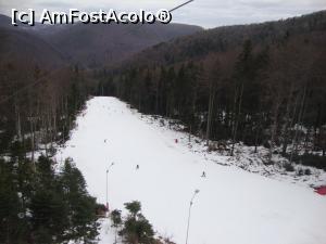 P11 [MAR-2018] Pârtia Nemira de la Slănic Moldova - vedere din telescaun. 