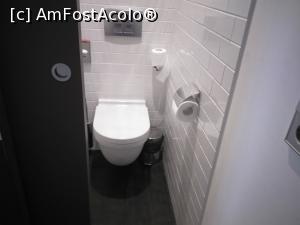 [P10] Azimut Hotel Tulskaya Moscow - baia cu toaleta » foto by calator2000
 - 
<span class="allrVoted glyphicon glyphicon-heart hidden" id="av1053396"></span>
<a class="m-l-10 hidden" id="sv1053396" onclick="voting_Foto_DelVot(,1053396,24863)" role="button">șterge vot <span class="glyphicon glyphicon-remove"></span></a>
<a id="v91053396" class=" c-red"  onclick="voting_Foto_SetVot(1053396)" role="button"><span class="glyphicon glyphicon-heart-empty"></span> <b>LIKE</b> = Votează poza</a> <img class="hidden"  id="f1053396W9" src="/imagini/loader.gif" border="0" /><span class="AjErrMes hidden" id="e1053396ErM"></span>