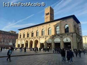 [P04] Piazza Maggiore » foto by adso
 - 
<span class="allrVoted glyphicon glyphicon-heart hidden" id="av1520306"></span>
<a class="m-l-10 hidden" id="sv1520306" onclick="voting_Foto_DelVot(,1520306,24890)" role="button">șterge vot <span class="glyphicon glyphicon-remove"></span></a>
<a id="v91520306" class=" c-red"  onclick="voting_Foto_SetVot(1520306)" role="button"><span class="glyphicon glyphicon-heart-empty"></span> <b>LIKE</b> = Votează poza</a> <img class="hidden"  id="f1520306W9" src="/imagini/loader.gif" border="0" /><span class="AjErrMes hidden" id="e1520306ErM"></span>