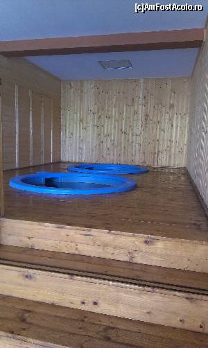 [P08] Wellness Center Praid - cadițele cu apă rece » foto by sunflower
 - 
<span class="allrVoted glyphicon glyphicon-heart hidden" id="av653740"></span>
<a class="m-l-10 hidden" id="sv653740" onclick="voting_Foto_DelVot(,653740,24903)" role="button">șterge vot <span class="glyphicon glyphicon-remove"></span></a>
<a id="v9653740" class=" c-red"  onclick="voting_Foto_SetVot(653740)" role="button"><span class="glyphicon glyphicon-heart-empty"></span> <b>LIKE</b> = Votează poza</a> <img class="hidden"  id="f653740W9" src="/imagini/loader.gif" border="0" /><span class="AjErrMes hidden" id="e653740ErM"></span>