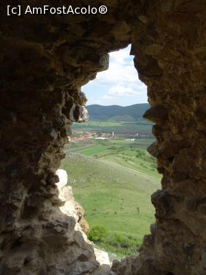 [P16] Satul Colțești văzut din cetate.  » foto by tata123 🔱
 - 
<span class="allrVoted glyphicon glyphicon-heart hidden" id="av1084544"></span>
<a class="m-l-10 hidden" id="sv1084544" onclick="voting_Foto_DelVot(,1084544,24963)" role="button">șterge vot <span class="glyphicon glyphicon-remove"></span></a>
<a id="v91084544" class=" c-red"  onclick="voting_Foto_SetVot(1084544)" role="button"><span class="glyphicon glyphicon-heart-empty"></span> <b>LIKE</b> = Votează poza</a> <img class="hidden"  id="f1084544W9" src="/imagini/loader.gif" border="0" /><span class="AjErrMes hidden" id="e1084544ErM"></span>