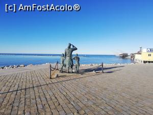 [P11] Pe faleza langa canal » foto by Nicu
 - 
<span class="allrVoted glyphicon glyphicon-heart hidden" id="av1066195"></span>
<a class="m-l-10 hidden" id="sv1066195" onclick="voting_Foto_DelVot(,1066195,25057)" role="button">șterge vot <span class="glyphicon glyphicon-remove"></span></a>
<a id="v91066195" class=" c-red"  onclick="voting_Foto_SetVot(1066195)" role="button"><span class="glyphicon glyphicon-heart-empty"></span> <b>LIKE</b> = Votează poza</a> <img class="hidden"  id="f1066195W9" src="/imagini/loader.gif" border="0" /><span class="AjErrMes hidden" id="e1066195ErM"></span>