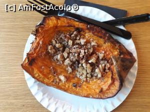[P18] Un dovleac bun, la o cafenea nou-deschisă, pe care nu o știam, vis-a-vis de teatru.  » foto by Aurici
 - 
<span class="allrVoted glyphicon glyphicon-heart hidden" id="av1066328"></span>
<a class="m-l-10 hidden" id="sv1066328" onclick="voting_Foto_DelVot(,1066328,25059)" role="button">șterge vot <span class="glyphicon glyphicon-remove"></span></a>
<a id="v91066328" class=" c-red"  onclick="voting_Foto_SetVot(1066328)" role="button"><span class="glyphicon glyphicon-heart-empty"></span> <b>LIKE</b> = Votează poza</a> <img class="hidden"  id="f1066328W9" src="/imagini/loader.gif" border="0" /><span class="AjErrMes hidden" id="e1066328ErM"></span>
