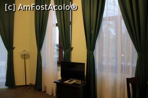 [P27] Carei, Hotel Central, Apartamentul cu geamuri foarte înalte » foto by mprofeanu
 - 
<span class="allrVoted glyphicon glyphicon-heart hidden" id="av1072529"></span>
<a class="m-l-10 hidden" id="sv1072529" onclick="voting_Foto_DelVot(,1072529,25177)" role="button">șterge vot <span class="glyphicon glyphicon-remove"></span></a>
<a id="v91072529" class=" c-red"  onclick="voting_Foto_SetVot(1072529)" role="button"><span class="glyphicon glyphicon-heart-empty"></span> <b>LIKE</b> = Votează poza</a> <img class="hidden"  id="f1072529W9" src="/imagini/loader.gif" border="0" /><span class="AjErrMes hidden" id="e1072529ErM"></span>