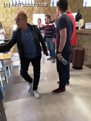 [P28] Unul dintre cei doi frati fondatori si proprietari ai podgoriei » foto by DOINITA
 - 
<span class="allrVoted glyphicon glyphicon-heart hidden" id="av1077003"></span>
<a class="m-l-10 hidden" id="sv1077003" onclick="voting_Foto_DelVot(,1077003,25229)" role="button">șterge vot <span class="glyphicon glyphicon-remove"></span></a>
<a id="v91077003" class=" c-red"  onclick="voting_Foto_SetVot(1077003)" role="button"><span class="glyphicon glyphicon-heart-empty"></span> <b>LIKE</b> = Votează poza</a> <img class="hidden"  id="f1077003W9" src="/imagini/loader.gif" border="0" /><span class="AjErrMes hidden" id="e1077003ErM"></span>