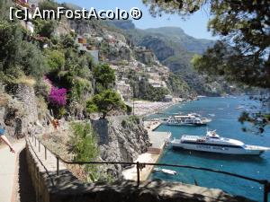 [P07] Positano, vedere de pe drumul spre plaja Il Fornillo.  » foto by maryka
 - 
<span class="allrVoted glyphicon glyphicon-heart hidden" id="av1087164"></span>
<a class="m-l-10 hidden" id="sv1087164" onclick="voting_Foto_DelVot(,1087164,25401)" role="button">șterge vot <span class="glyphicon glyphicon-remove"></span></a>
<a id="v91087164" class=" c-red"  onclick="voting_Foto_SetVot(1087164)" role="button"><span class="glyphicon glyphicon-heart-empty"></span> <b>LIKE</b> = Votează poza</a> <img class="hidden"  id="f1087164W9" src="/imagini/loader.gif" border="0" /><span class="AjErrMes hidden" id="e1087164ErM"></span>