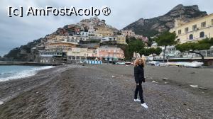 [P25] Plaja Positano Spiaggia, plaja principala, cu nisip grosier, inchis la culoare. Positano mai are inca o plaja mai mica, Il Fornillo, situata in dreapta, cum privesti spre mare. » foto by geani anto
 - 
<span class="allrVoted glyphicon glyphicon-heart hidden" id="av1411705"></span>
<a class="m-l-10 hidden" id="sv1411705" onclick="voting_Foto_DelVot(,1411705,25401)" role="button">șterge vot <span class="glyphicon glyphicon-remove"></span></a>
<a id="v91411705" class=" c-red"  onclick="voting_Foto_SetVot(1411705)" role="button"><span class="glyphicon glyphicon-heart-empty"></span> <b>LIKE</b> = Votează poza</a> <img class="hidden"  id="f1411705W9" src="/imagini/loader.gif" border="0" /><span class="AjErrMes hidden" id="e1411705ErM"></span>