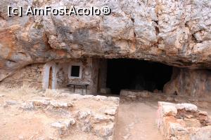 [P17] Creta, Peninsula Akrotiri, Arkoudospilio, Peștera Ursului, Intrarea și bisericuța în partea stângă » foto by mprofeanu
 - 
<span class="allrVoted glyphicon glyphicon-heart hidden" id="av1276315"></span>
<a class="m-l-10 hidden" id="sv1276315" onclick="voting_Foto_DelVot(,1276315,25424)" role="button">șterge vot <span class="glyphicon glyphicon-remove"></span></a>
<a id="v91276315" class=" c-red"  onclick="voting_Foto_SetVot(1276315)" role="button"><span class="glyphicon glyphicon-heart-empty"></span> <b>LIKE</b> = Votează poza</a> <img class="hidden"  id="f1276315W9" src="/imagini/loader.gif" border="0" /><span class="AjErrMes hidden" id="e1276315ErM"></span>