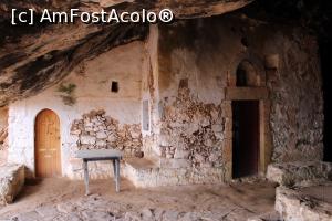 [P18] Creta, Peninsula Akrotiri, Arkoudospilio, Peștera Ursului, Bisericuța » foto by mprofeanu
 - 
<span class="allrVoted glyphicon glyphicon-heart hidden" id="av1276316"></span>
<a class="m-l-10 hidden" id="sv1276316" onclick="voting_Foto_DelVot(,1276316,25424)" role="button">șterge vot <span class="glyphicon glyphicon-remove"></span></a>
<a id="v91276316" class=" c-red"  onclick="voting_Foto_SetVot(1276316)" role="button"><span class="glyphicon glyphicon-heart-empty"></span> <b>LIKE</b> = Votează poza</a> <img class="hidden"  id="f1276316W9" src="/imagini/loader.gif" border="0" /><span class="AjErrMes hidden" id="e1276316ErM"></span>
