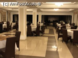 [P03] restaurantul pensiunii este unul cu capacitate foarte mare unde se organizeaza si evenimente » foto by Dan&Ema
 - 
<span class="allrVoted glyphicon glyphicon-heart hidden" id="av1146045"></span>
<a class="m-l-10 hidden" id="sv1146045" onclick="voting_Foto_DelVot(,1146045,25509)" role="button">șterge vot <span class="glyphicon glyphicon-remove"></span></a>
<a id="v91146045" class=" c-red"  onclick="voting_Foto_SetVot(1146045)" role="button"><span class="glyphicon glyphicon-heart-empty"></span> <b>LIKE</b> = Votează poza</a> <img class="hidden"  id="f1146045W9" src="/imagini/loader.gif" border="0" /><span class="AjErrMes hidden" id="e1146045ErM"></span>
