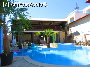 [P13] Piscină, bar și terasă la etaj.  » foto by tata123 🔱
 - 
<span class="allrVoted glyphicon glyphicon-heart hidden" id="av1097860"></span>
<a class="m-l-10 hidden" id="sv1097860" onclick="voting_Foto_DelVot(,1097860,25561)" role="button">șterge vot <span class="glyphicon glyphicon-remove"></span></a>
<a id="v91097860" class=" c-red"  onclick="voting_Foto_SetVot(1097860)" role="button"><span class="glyphicon glyphicon-heart-empty"></span> <b>LIKE</b> = Votează poza</a> <img class="hidden"  id="f1097860W9" src="/imagini/loader.gif" border="0" /><span class="AjErrMes hidden" id="e1097860ErM"></span>