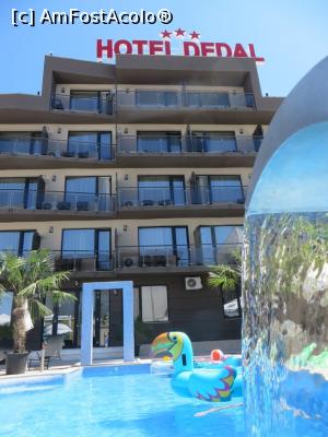 [P15] Hotel Dedal văzut din zona piscinei.  » foto by tata123 🔱
 - 
<span class="allrVoted glyphicon glyphicon-heart hidden" id="av1097862"></span>
<a class="m-l-10 hidden" id="sv1097862" onclick="voting_Foto_DelVot(,1097862,25561)" role="button">șterge vot <span class="glyphicon glyphicon-remove"></span></a>
<a id="v91097862" class=" c-red"  onclick="voting_Foto_SetVot(1097862)" role="button"><span class="glyphicon glyphicon-heart-empty"></span> <b>LIKE</b> = Votează poza</a> <img class="hidden"  id="f1097862W9" src="/imagini/loader.gif" border="0" /><span class="AjErrMes hidden" id="e1097862ErM"></span>