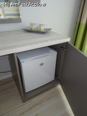 [P18] Minibar funcțional și eficient.  » foto by tata123 🔱
 - 
<span class="allrVoted glyphicon glyphicon-heart hidden" id="av1097865"></span>
<a class="m-l-10 hidden" id="sv1097865" onclick="voting_Foto_DelVot(,1097865,25561)" role="button">șterge vot <span class="glyphicon glyphicon-remove"></span></a>
<a id="v91097865" class=" c-red"  onclick="voting_Foto_SetVot(1097865)" role="button"><span class="glyphicon glyphicon-heart-empty"></span> <b>LIKE</b> = Votează poza</a> <img class="hidden"  id="f1097865W9" src="/imagini/loader.gif" border="0" /><span class="AjErrMes hidden" id="e1097865ErM"></span>