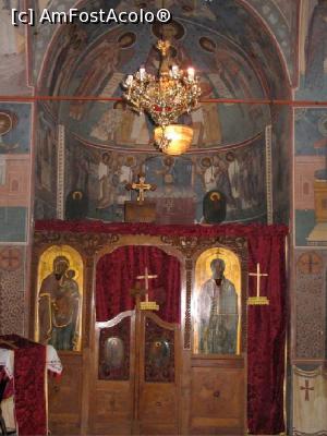 [P24] Niculițel, jud. Tulcea, Biserica Sf. Atanasie, Altarul » foto by mprofeanu <span class="label label-default labelC_thin small">NEVOTABILĂ</span>