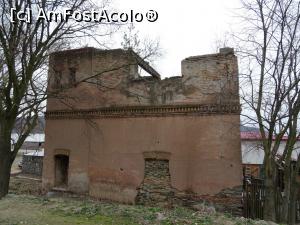 [P07] Ruinele turnului de apă - Baziaș.  » foto by tata123 🔱
 - 
<span class="allrVoted glyphicon glyphicon-heart hidden" id="av1063977"></span>
<a class="m-l-10 hidden" id="sv1063977" onclick="voting_Foto_DelVot(,1063977,25666)" role="button">șterge vot <span class="glyphicon glyphicon-remove"></span></a>
<a id="v91063977" class=" c-red"  onclick="voting_Foto_SetVot(1063977)" role="button"><span class="glyphicon glyphicon-heart-empty"></span> <b>LIKE</b> = Votează poza</a> <img class="hidden"  id="f1063977W9" src="/imagini/loader.gif" border="0" /><span class="AjErrMes hidden" id="e1063977ErM"></span>