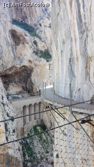 [P22] deasupra viaductului era linia de tren!  » foto by balasa violeta
 - 
<span class="allrVoted glyphicon glyphicon-heart hidden" id="av982257"></span>
<a class="m-l-10 hidden" id="sv982257" onclick="voting_Foto_DelVot(,982257,25725)" role="button">șterge vot <span class="glyphicon glyphicon-remove"></span></a>
<a id="v9982257" class=" c-red"  onclick="voting_Foto_SetVot(982257)" role="button"><span class="glyphicon glyphicon-heart-empty"></span> <b>LIKE</b> = Votează poza</a> <img class="hidden"  id="f982257W9" src="/imagini/loader.gif" border="0" /><span class="AjErrMes hidden" id="e982257ErM"></span>
