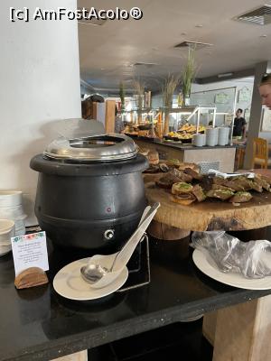 [P28] Prin restaurant » foto by krisstinna
 - 
<span class="allrVoted glyphicon glyphicon-heart hidden" id="av1277362"></span>
<a class="m-l-10 hidden" id="sv1277362" onclick="voting_Foto_DelVot(,1277362,25753)" role="button">șterge vot <span class="glyphicon glyphicon-remove"></span></a>
<a id="v91277362" class=" c-red"  onclick="voting_Foto_SetVot(1277362)" role="button"><span class="glyphicon glyphicon-heart-empty"></span> <b>LIKE</b> = Votează poza</a> <img class="hidden"  id="f1277362W9" src="/imagini/loader.gif" border="0" /><span class="AjErrMes hidden" id="e1277362ErM"></span>