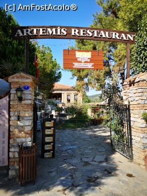 [P01] Intrarea la Artemis Restauran, găzduit de vechea școală greacă din sat » foto by crismis
 - 
<span class="allrVoted glyphicon glyphicon-heart hidden" id="av1115052"></span>
<a class="m-l-10 hidden" id="sv1115052" onclick="voting_Foto_DelVot(,1115052,25780)" role="button">șterge vot <span class="glyphicon glyphicon-remove"></span></a>
<a id="v91115052" class=" c-red"  onclick="voting_Foto_SetVot(1115052)" role="button"><span class="glyphicon glyphicon-heart-empty"></span> <b>LIKE</b> = Votează poza</a> <img class="hidden"  id="f1115052W9" src="/imagini/loader.gif" border="0" /><span class="AjErrMes hidden" id="e1115052ErM"></span>