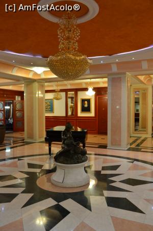 [P10] A Hoteli - Izvor Hotel - pianul din holul barului » foto by Dragoș_MD
 - 
<span class="allrVoted glyphicon glyphicon-heart hidden" id="av1127777"></span>
<a class="m-l-10 hidden" id="sv1127777" onclick="voting_Foto_DelVot(,1127777,25884)" role="button">șterge vot <span class="glyphicon glyphicon-remove"></span></a>
<a id="v91127777" class=" c-red"  onclick="voting_Foto_SetVot(1127777)" role="button"><span class="glyphicon glyphicon-heart-empty"></span> <b>LIKE</b> = Votează poza</a> <img class="hidden"  id="f1127777W9" src="/imagini/loader.gif" border="0" /><span class="AjErrMes hidden" id="e1127777ErM"></span>