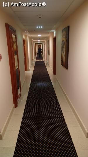 [P11] A Hoteli - Izvor Hotel - holul de la etajul 5 » foto by Dragoș_MD
 - 
<span class="allrVoted glyphicon glyphicon-heart hidden" id="av1127778"></span>
<a class="m-l-10 hidden" id="sv1127778" onclick="voting_Foto_DelVot(,1127778,25884)" role="button">șterge vot <span class="glyphicon glyphicon-remove"></span></a>
<a id="v91127778" class=" c-red"  onclick="voting_Foto_SetVot(1127778)" role="button"><span class="glyphicon glyphicon-heart-empty"></span> <b>LIKE</b> = Votează poza</a> <img class="hidden"  id="f1127778W9" src="/imagini/loader.gif" border="0" /><span class="AjErrMes hidden" id="e1127778ErM"></span>