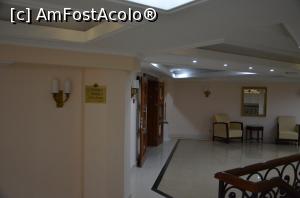 [P13] A Hoteli - Izvor Hotel - holul din zona lifturilor principale » foto by Dragoș_MD
 - 
<span class="allrVoted glyphicon glyphicon-heart hidden" id="av1127780"></span>
<a class="m-l-10 hidden" id="sv1127780" onclick="voting_Foto_DelVot(,1127780,25884)" role="button">șterge vot <span class="glyphicon glyphicon-remove"></span></a>
<a id="v91127780" class=" c-red"  onclick="voting_Foto_SetVot(1127780)" role="button"><span class="glyphicon glyphicon-heart-empty"></span> <b>LIKE</b> = Votează poza</a> <img class="hidden"  id="f1127780W9" src="/imagini/loader.gif" border="0" /><span class="AjErrMes hidden" id="e1127780ErM"></span>