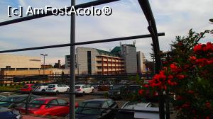 [P03] A Hoteli - Izvor Hotel - văzut din parcare » foto by Dragoș_MD
 - 
<span class="allrVoted glyphicon glyphicon-heart hidden" id="av1127770"></span>
<a class="m-l-10 hidden" id="sv1127770" onclick="voting_Foto_DelVot(,1127770,25884)" role="button">șterge vot <span class="glyphicon glyphicon-remove"></span></a>
<a id="v91127770" class=" c-red"  onclick="voting_Foto_SetVot(1127770)" role="button"><span class="glyphicon glyphicon-heart-empty"></span> <b>LIKE</b> = Votează poza</a> <img class="hidden"  id="f1127770W9" src="/imagini/loader.gif" border="0" /><span class="AjErrMes hidden" id="e1127770ErM"></span>