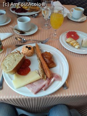 [P36] A Hoteli - Izvor Hotel - restaurantul pentru demipensiune - asta am ales într-o dimineață » foto by Dragoș_MD
 - 
<span class="allrVoted glyphicon glyphicon-heart hidden" id="av1127803"></span>
<a class="m-l-10 hidden" id="sv1127803" onclick="voting_Foto_DelVot(,1127803,25884)" role="button">șterge vot <span class="glyphicon glyphicon-remove"></span></a>
<a id="v91127803" class=" c-red"  onclick="voting_Foto_SetVot(1127803)" role="button"><span class="glyphicon glyphicon-heart-empty"></span> <b>LIKE</b> = Votează poza</a> <img class="hidden"  id="f1127803W9" src="/imagini/loader.gif" border="0" /><span class="AjErrMes hidden" id="e1127803ErM"></span>