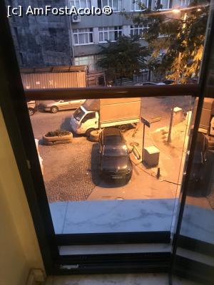 [P06] Mașina parcată în fața hotelului » foto by krisstinna
 - 
<span class="allrVoted glyphicon glyphicon-heart hidden" id="av1126284"></span>
<a class="m-l-10 hidden" id="sv1126284" onclick="voting_Foto_DelVot(,1126284,25902)" role="button">șterge vot <span class="glyphicon glyphicon-remove"></span></a>
<a id="v91126284" class=" c-red"  onclick="voting_Foto_SetVot(1126284)" role="button"><span class="glyphicon glyphicon-heart-empty"></span> <b>LIKE</b> = Votează poza</a> <img class="hidden"  id="f1126284W9" src="/imagini/loader.gif" border="0" /><span class="AjErrMes hidden" id="e1126284ErM"></span>