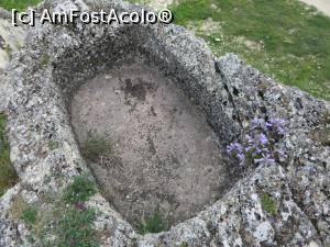 [P19] Mormânt tracic situat chiar pe buza abruptului de calcar - Năeni.  » foto by tata123 🔱
 - 
<span class="allrVoted glyphicon glyphicon-heart hidden" id="av863850"></span>
<a class="m-l-10 hidden" id="sv863850" onclick="voting_Foto_DelVot(,863850,26152)" role="button">șterge vot <span class="glyphicon glyphicon-remove"></span></a>
<a id="v9863850" class=" c-red"  onclick="voting_Foto_SetVot(863850)" role="button"><span class="glyphicon glyphicon-heart-empty"></span> <b>LIKE</b> = Votează poza</a> <img class="hidden"  id="f863850W9" src="/imagini/loader.gif" border="0" /><span class="AjErrMes hidden" id="e863850ErM"></span>